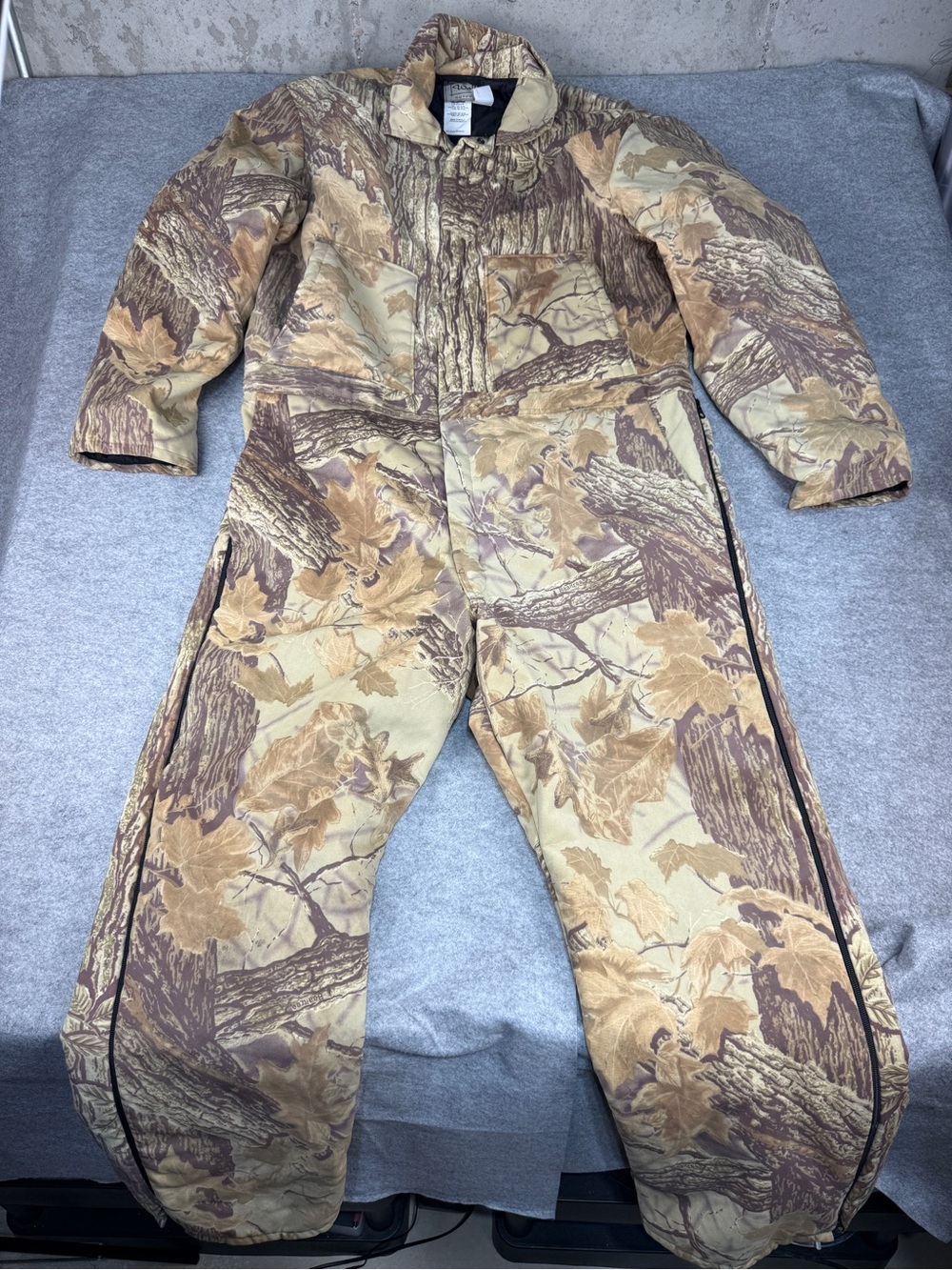 Walls Realtree Hunting Coveralls XL | Insulated Cold Weather Camo